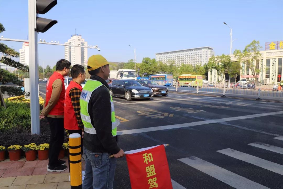 湖北麻城2017温馨瞬间：安全出行，美好同行